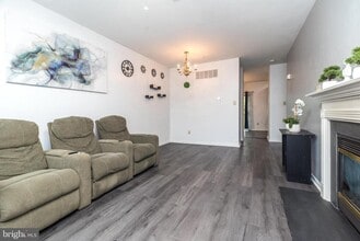 483 Fort Hill Cir in Fort Washington, PA - Building Photo - Building Photo