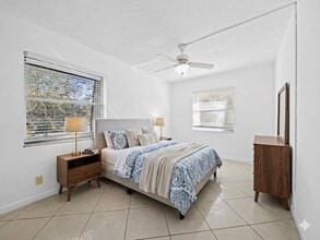 1 Jacaranda Country Club Dr, Unit 202 in Plantation, FL - Building Photo - Building Photo