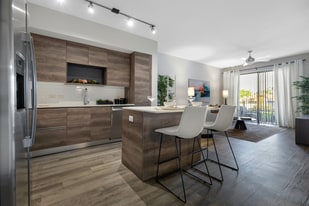 Bella Vista Apartments in Lauderdale Lakes, FL - Building Photo