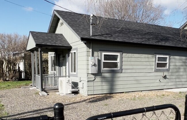 property at 1407 N Hall St