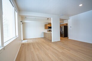 1967 S Cherry Ln in Spokane, WA - Building Photo