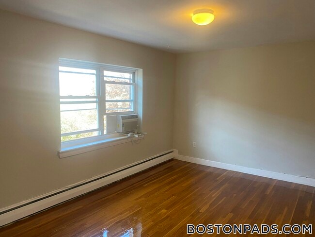 61 Selkirk Rd in Boston, MA - Building Photo - Building Photo