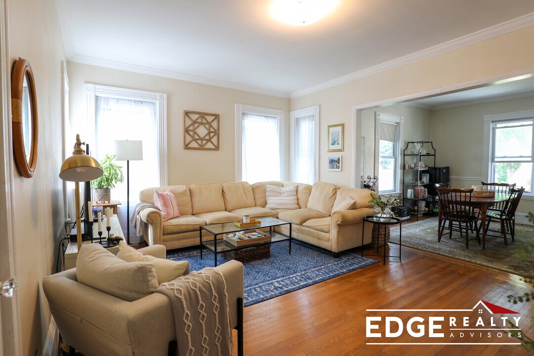 71 Brooks St in Boston, MA - Building Photo