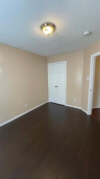 7816 Comal St photo'