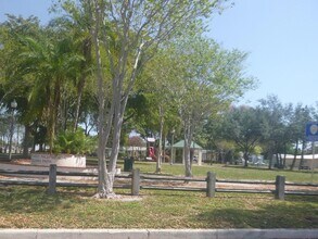 3105 Windsor Ave, Unit 0506 in West Palm Beach, FL - Building Photo - Building Photo