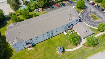 St James Manor in Erie, PA - Building Photo