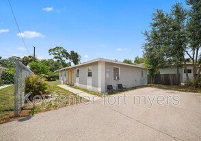 322 Louise Ave in Ft. Myers, FL - Building Photo