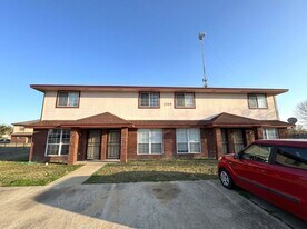 1709 Kylie Cir, Unit Apt B in Killeen, TX - Building Photo