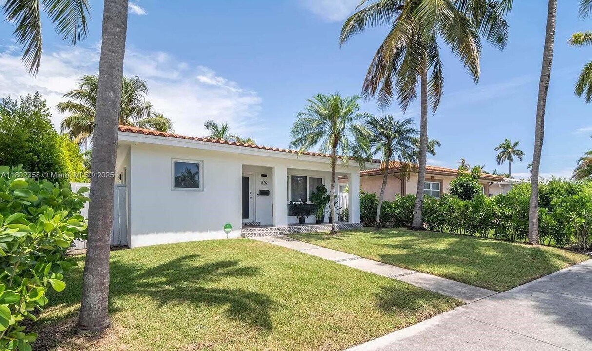 1439 Hollywood Blvd in Hollywood, FL - Building Photo