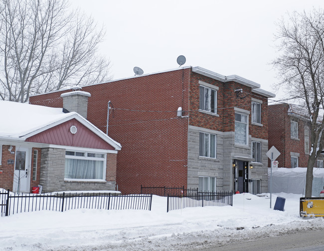 3320 Prieur E in Montréal, QC - Building Photo - Primary Photo