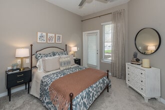 Acclaim at Cary Pointe in Cary, NC - Building Photo - Building Photo