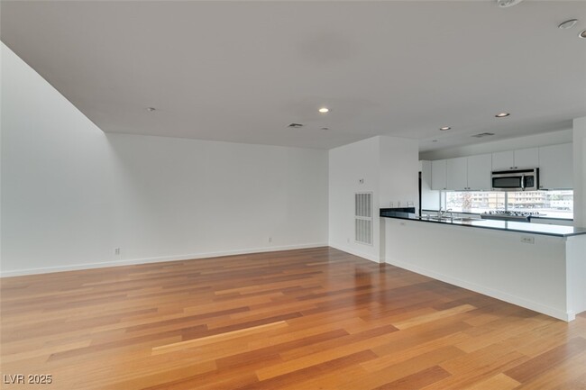 property at 1194 Carson Ave
