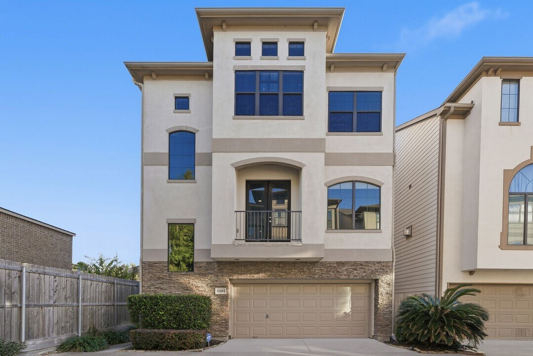 11203 Tramonto Dr in Houston, TX - Building Photo