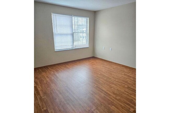 LYNNELLE LANDING APARTMENTS in Charleston, WV - Building Photo - Building Photo