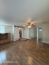 909 La Marche Dr in Jacksonville, FL - Building Photo - Building Photo