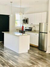 3604 Oakmont Ave in Baltimore, MD - Foto de edificio - Building Photo