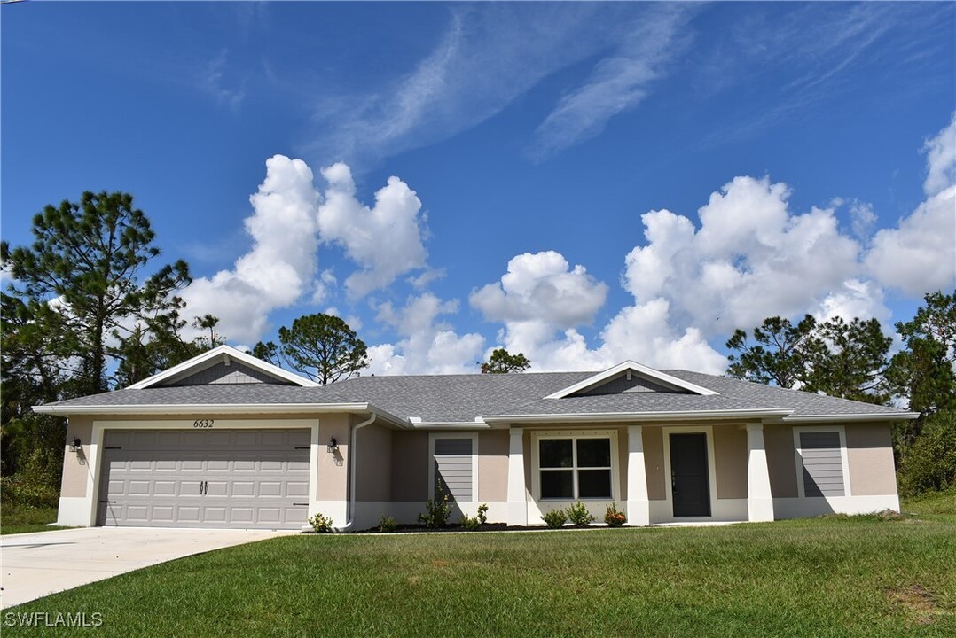 6632 Abelson Ave in North Port, FL - Building Photo