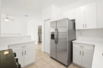 10902 SW 242nd St in Homestead, FL - Building Photo - Building Photo