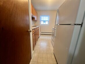 339 Massachusetts Ave, Unit 10 in Arlington, MA - Building Photo - Building Photo