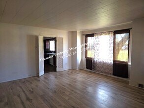 2454 Darlington Rd in Beaver Falls, PA - Building Photo - Building Photo