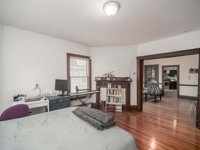 318 Beacon St in Somerville, MA - Foto de edificio - Building Photo