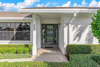 555 SW 24th Ave in Boynton Beach, FL - Building Photo - Building Photo
