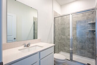 2015 Punch Bowl Ave in Davenport, FL - Building Photo - Building Photo