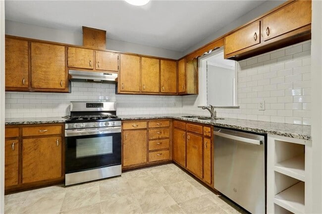 383 Dan Pl SE in Smyrna, GA - Building Photo - Building Photo