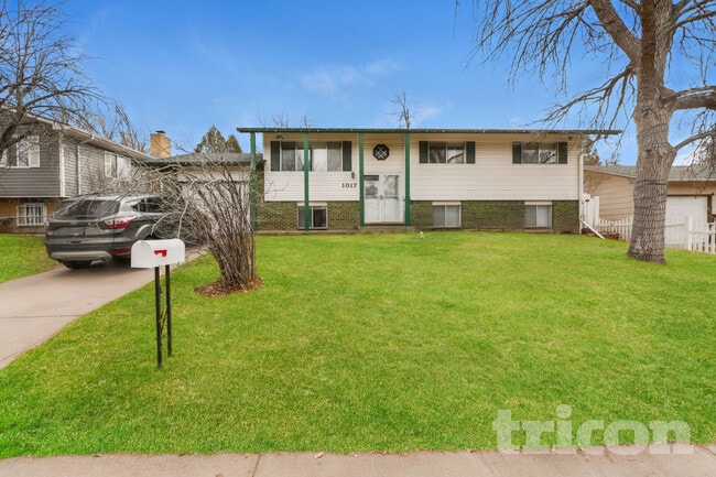 property at 1017 De La Vista Pl