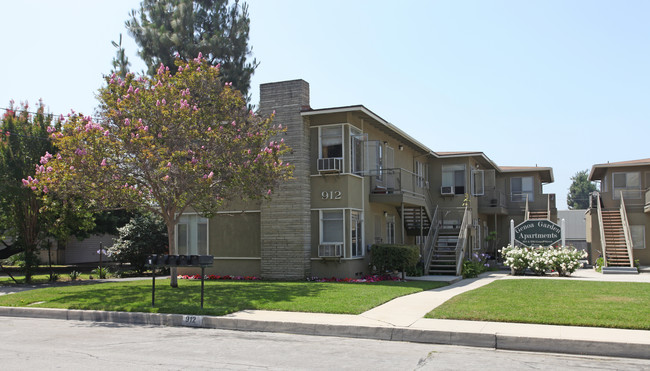 Genoa Garden Apartments in Monrovia, CA - Building Photo - Building Photo