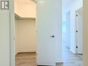 3079 Trafalgar Rd in Oakville, ON - Building Photo - Building Photo