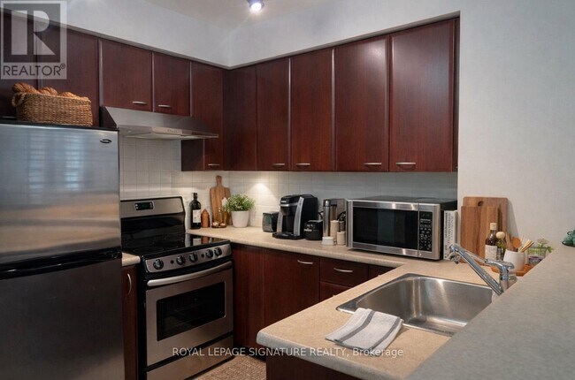 38 Lee Centre Dr in Toronto, ON - Building Photo - Building Photo