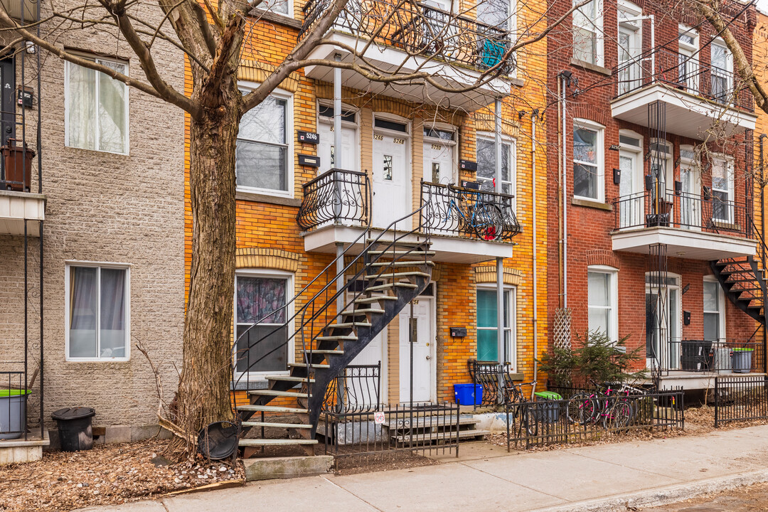 5244-5244 Cartier St in Montréal, QC - Building Photo