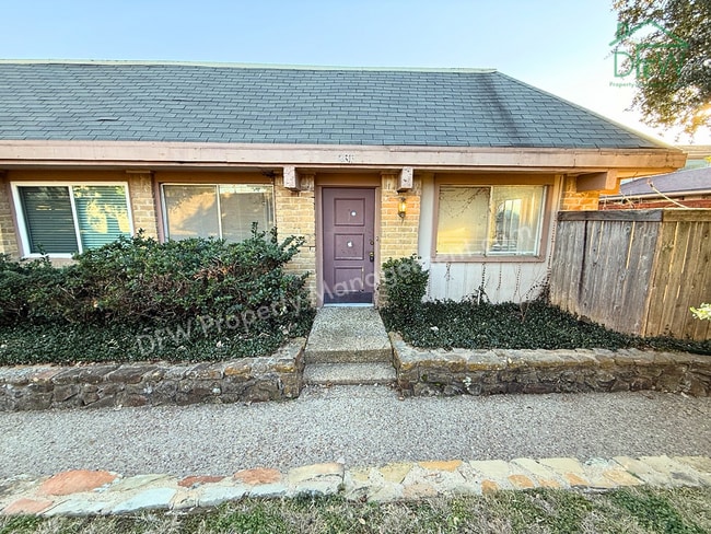 property at 2613 Amherst Ct