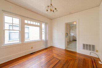 241 Clay St in Monterey, CA - Building Photo - Building Photo