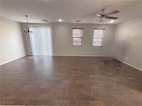 6164 Calm Breeze Ave in Las Vegas, NV - Building Photo - Building Photo