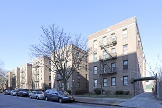 15001 88th Ave in Jamaica, NY - Foto de edificio - Building Photo