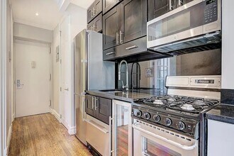 410 E 13th St, Unit 3E in New York, NY - Building Photo - Building Photo