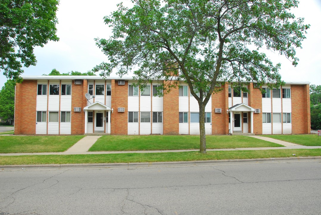 2925-2929 Todd Dr in Madison, WI - Building Photo