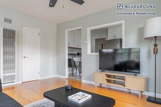 323 Hawthorne Ave in Palo Alto, CA - Building Photo - Building Photo