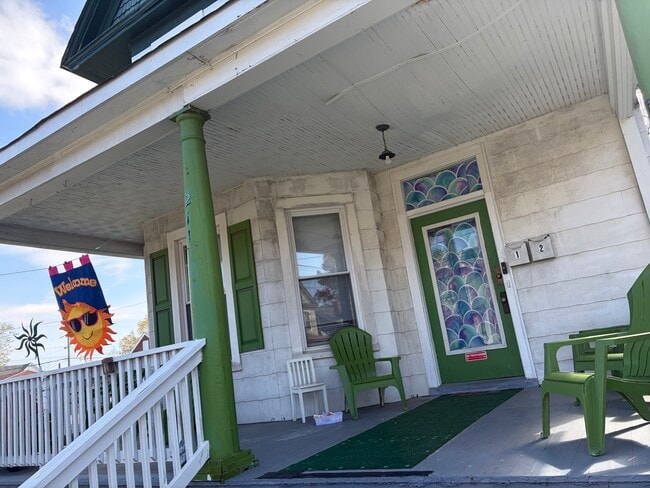 211 W 29th St, Unit 1