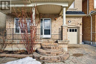 19 Abraham Ct in Ajax, ON - Building Photo - Building Photo