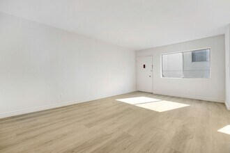 1550 S Saltair Ave in Los Angeles, CA - Building Photo - Building Photo