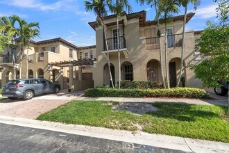8612 Buckskin Manor in Cooper City, FL - Foto de edificio - Building Photo