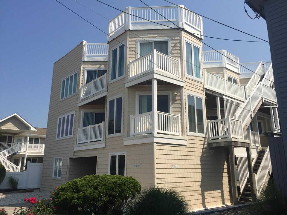 407 36th St S in Brigantine, NJ - Building Photo