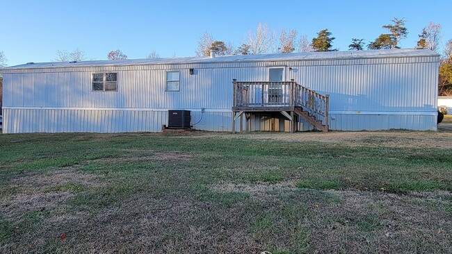 912 Legacy Ln in Haw River, NC - Building Photo - Building Photo