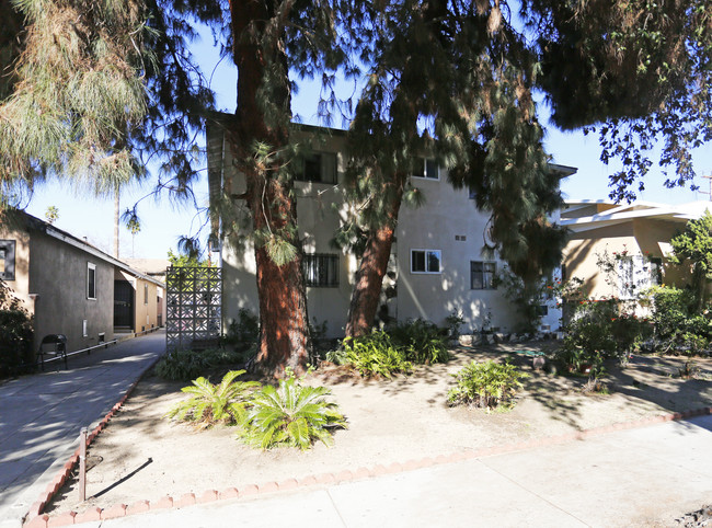 413 Riverdale Rd in Glendale, CA - Foto de edificio - Building Photo