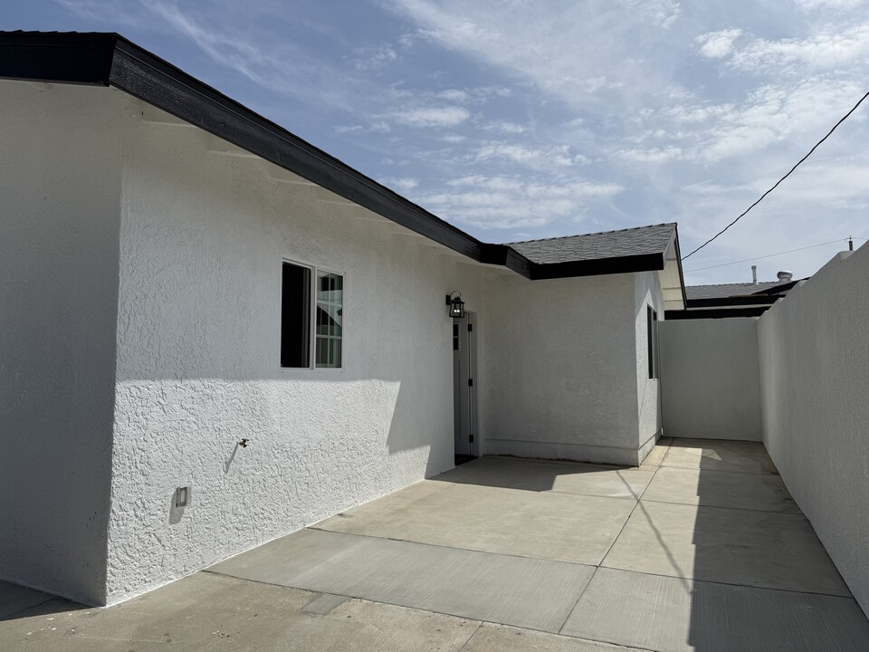 9452 Rose Ave in Montclair, CA - Building Photo