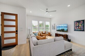 715 Eleanor Ave in San Antonio, TX - Building Photo - Building Photo