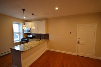 349 Sumner St, Unit 1 in Boston, MA - Foto de edificio - Building Photo